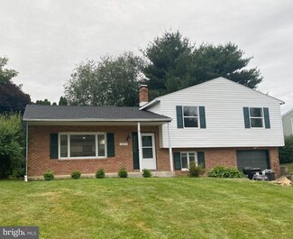 1317 Jill Ann Dr, Lebanon, PA 17042