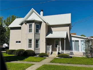 18 First St, Andover, NY 14806