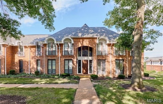 922 Claytonbrook Dr Unit 2, Ballwin, MO 63011