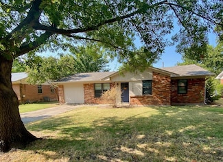 1105 Laguna Dr, Denton, TX 76209
