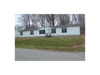 17609 Redwood Rd, Lake Milton, OH 44429