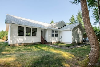 81 Larson Brothers Rd, Hoquiam, WA 98550