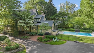 960 Landing Rd N, Rochester, NY 14625