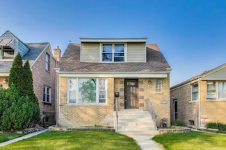 5665 N Northcott Ave, Chicago, IL 60631