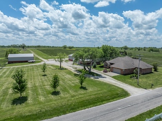 1556 E 490th Rd, Bolivar, MO 65613