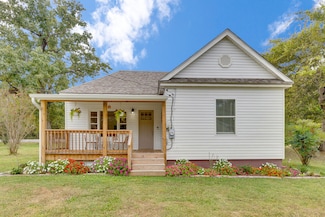 406 E 16th St, Chickamauga, GA 30707