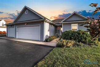 1019 Sand Ridge Rd, Bowling Green, OH 43402