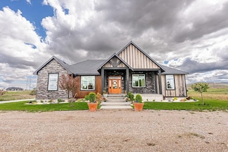 161 Snake River Dr, American Falls, ID 83211