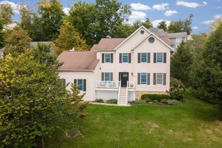 1002 Deerwood Dr, Morgantown, WV 26508