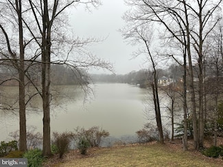 15458 Silvan Glen Dr, Dumfries, VA 22025