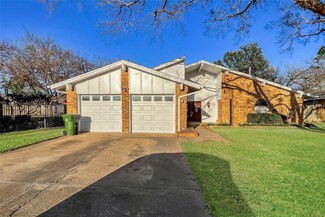 732 Aspen Ct, Hurst, TX 76054