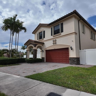 8618 W 33rd Ave, Hialeah, FL 33018
