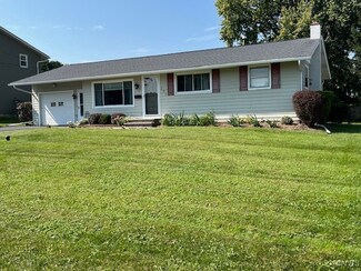121 Lueck Ln, Liverpool, NY 13088