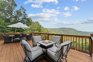 453 Eagle Ridge Rd, Sapphire, NC 28774