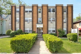 377 Park St, Hackensack, NJ 07601