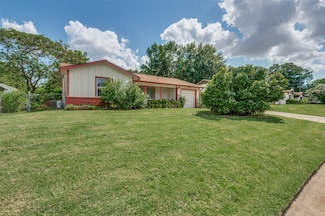 1822 Finley Rd, Irving, TX 75062
