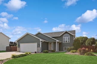 905 E Orchard St, Belle Plaine, MN 56011