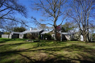 20 Indian Hill Rd, Little Compton, RI 02837