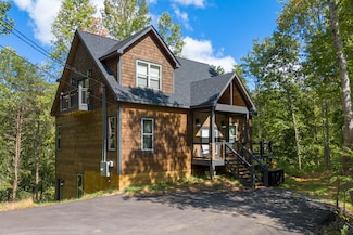 1650 Lake Dr, Gatlinburg, TN 37738