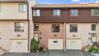 237 Strawberry Hill Ave Unit 40, Stamford, CT 06902