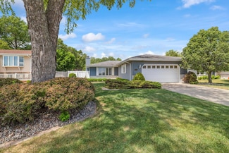 638 N Lillian St, Griffith, IN 46319