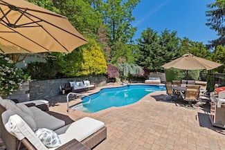 345 Colonial Rd, Southold, NY 11971