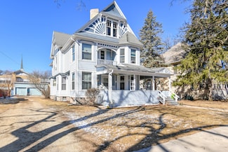 214 S 3rd St, Delavan, WI 53115