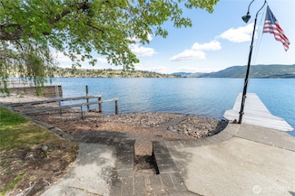 11194 S Lakeshore Rd, Chelan, WA 98816