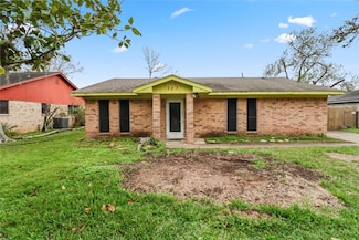 227 Barbara Dr, Clute, TX 77531