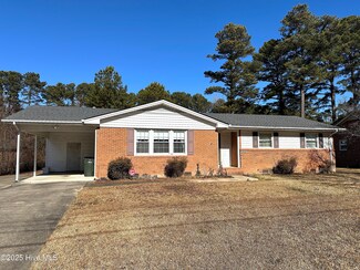 1818 Oakdale Dr W, Wilson, NC 27893