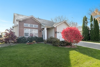 255 Midlane Dr, Crystal Lake, IL 60012