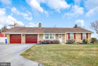 547 Laudermilch Rd, Hershey, PA 17033