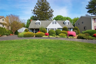 217 Whitehall Blvd, Garden City, NY 11530