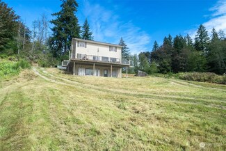18349 Cardinal Ln, Mount Vernon, WA 98274