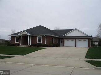 807 Maxwell Dr, Carroll, IA 51401