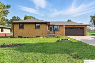 5222 A St, Omaha, NE 68106