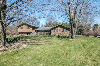 1200 Cummings Rd, Caledonia, IL 61011