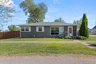 703 W 2nd St, Madrid, IA 50156