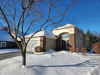 2651 Oak Ridge Trail, Woodbury, MN 55125
