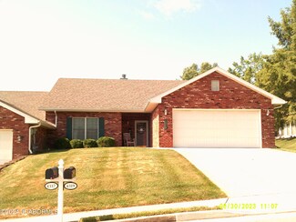 4319 Kendallwood Ct, Jefferson City, MO 65109
