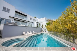 12148 Travis St, Los Angeles, CA 90049