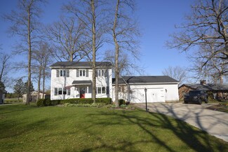 16465 Nottingham Dr, Wapakoneta, OH 45895