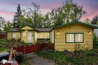 1948 Wildwood Ln, Anchorage, AK 99517