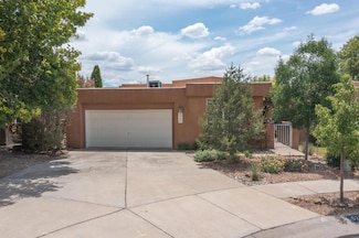 5704 Peppertree Place NE, Albuquerque, NM 87111
