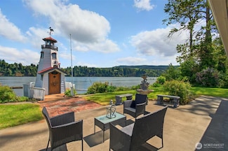 293 Washington 409, Cathlamet, WA 98612