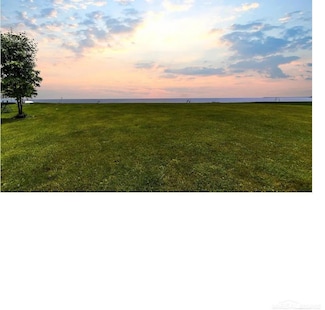 37240 Jefferson Ave, Harrison Township, MI 48045