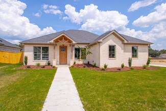 3864 Spencer Crossing Dr, Benton, AR 72019