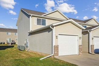 3416 Destin Dr, Waterloo, IA 50702