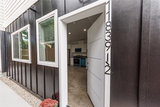 11839 1/2 Runnymede St, Los Angeles, CA 91605