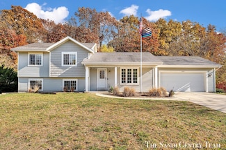 14001 Ridgewood Dr, Holland, MI 49424